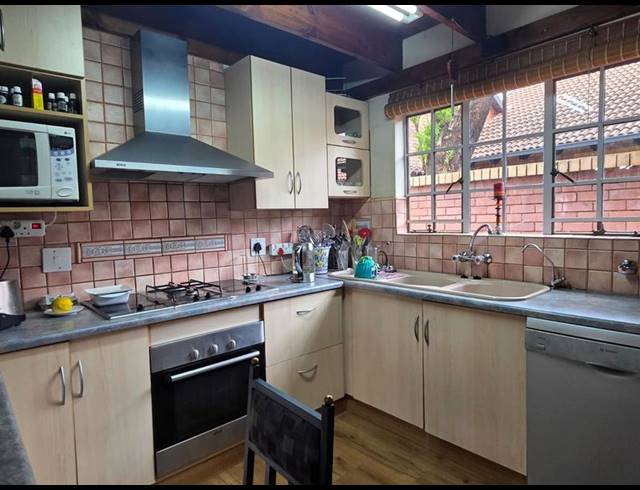 3 BEDROOM TOWNHOUSE FOR SALE IN DIE WILGERS